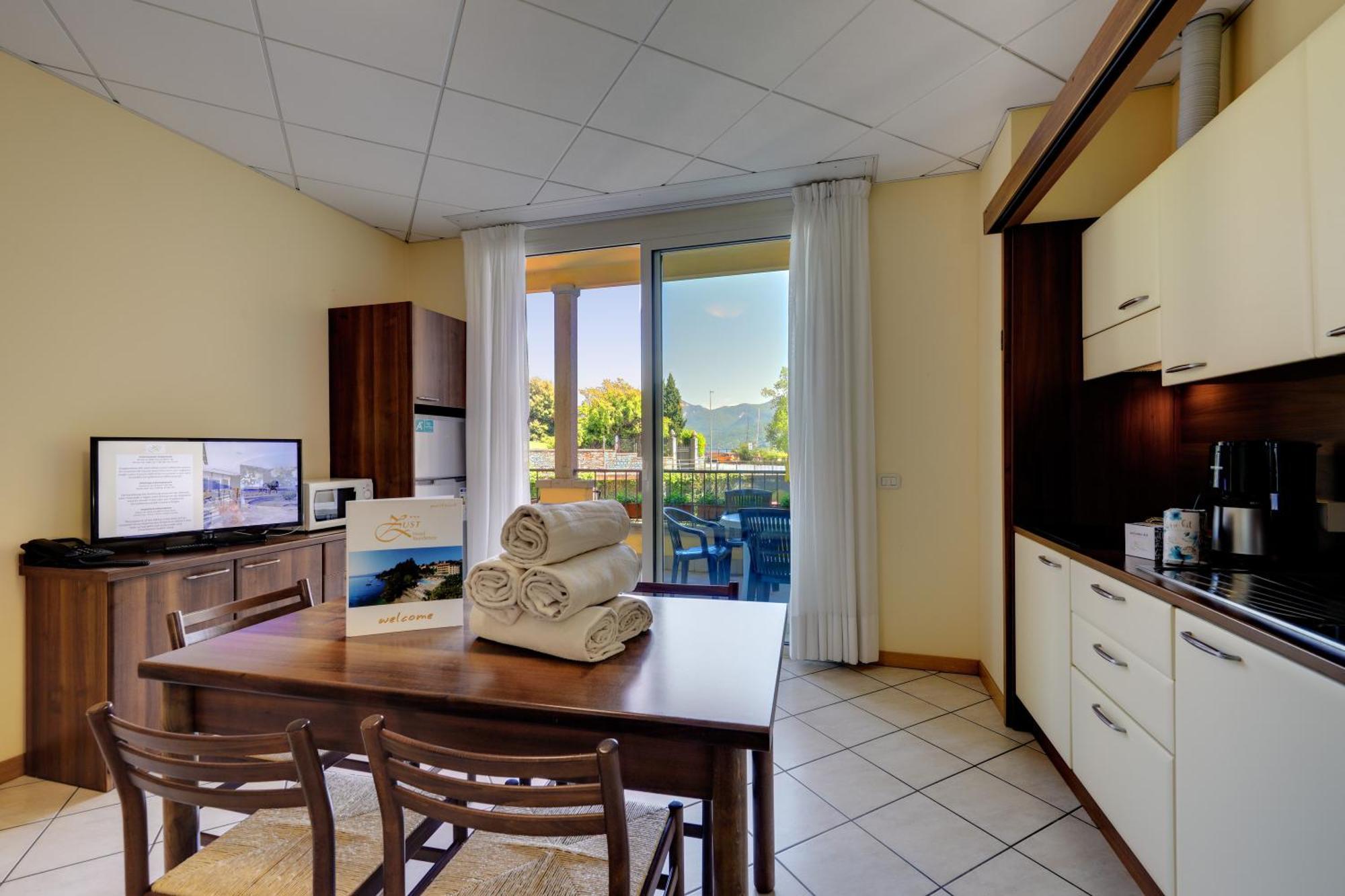 Hotel Residence Zust Verbania Dış mekan fotoğraf